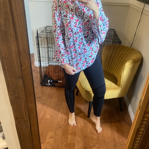 Floral blouse - Picture 2 of 3